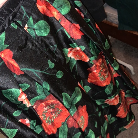 Red and Black Flowered High-Low dress - Picture 5 of 5